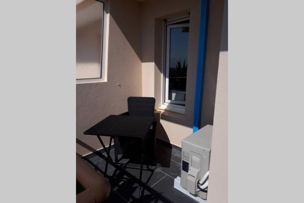 T2 Climatise Vue Sur Mer, Wifi, Piscine Et Parking Sète Kültér fotó